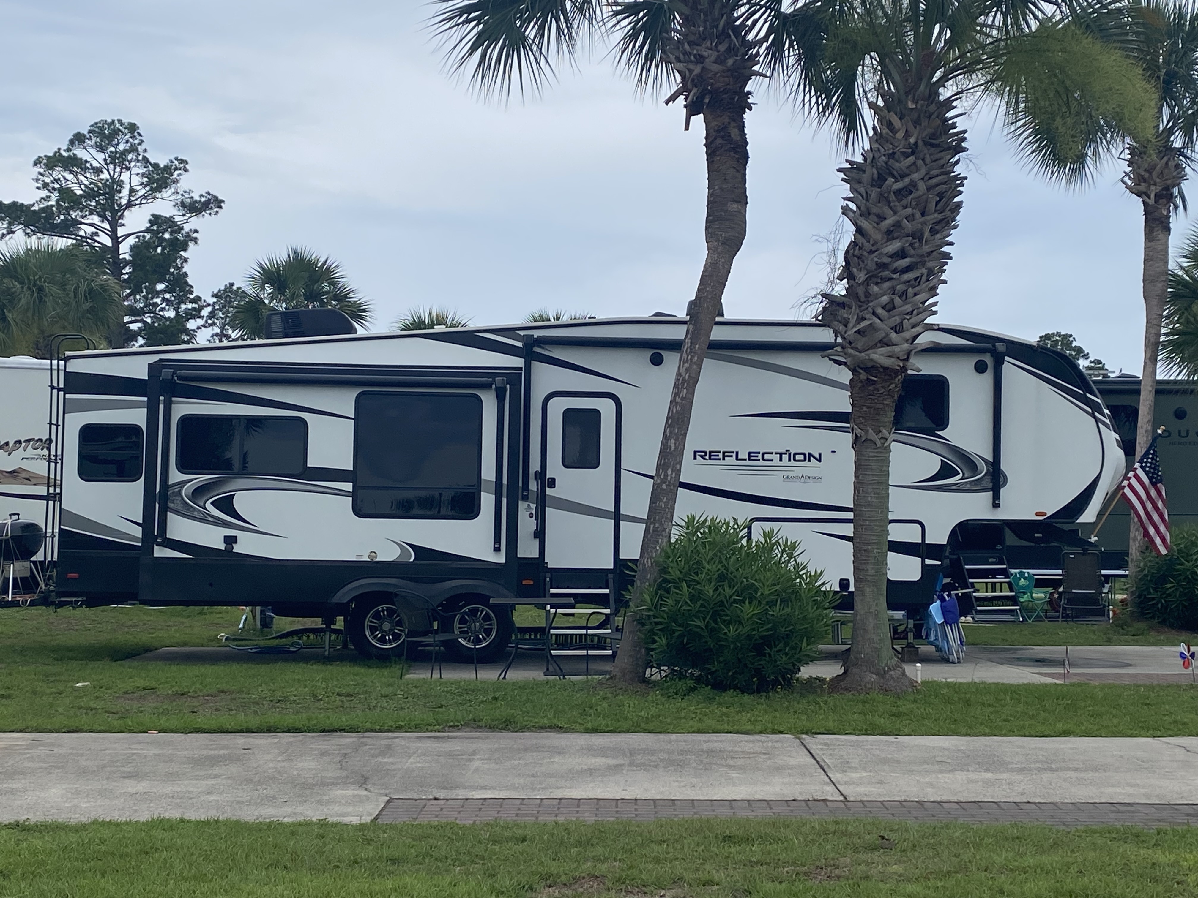2021 Grand Design REFLECTION 337RLS RV