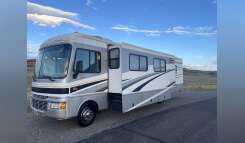 2005 Fleetwood BOUNDER 35E RV