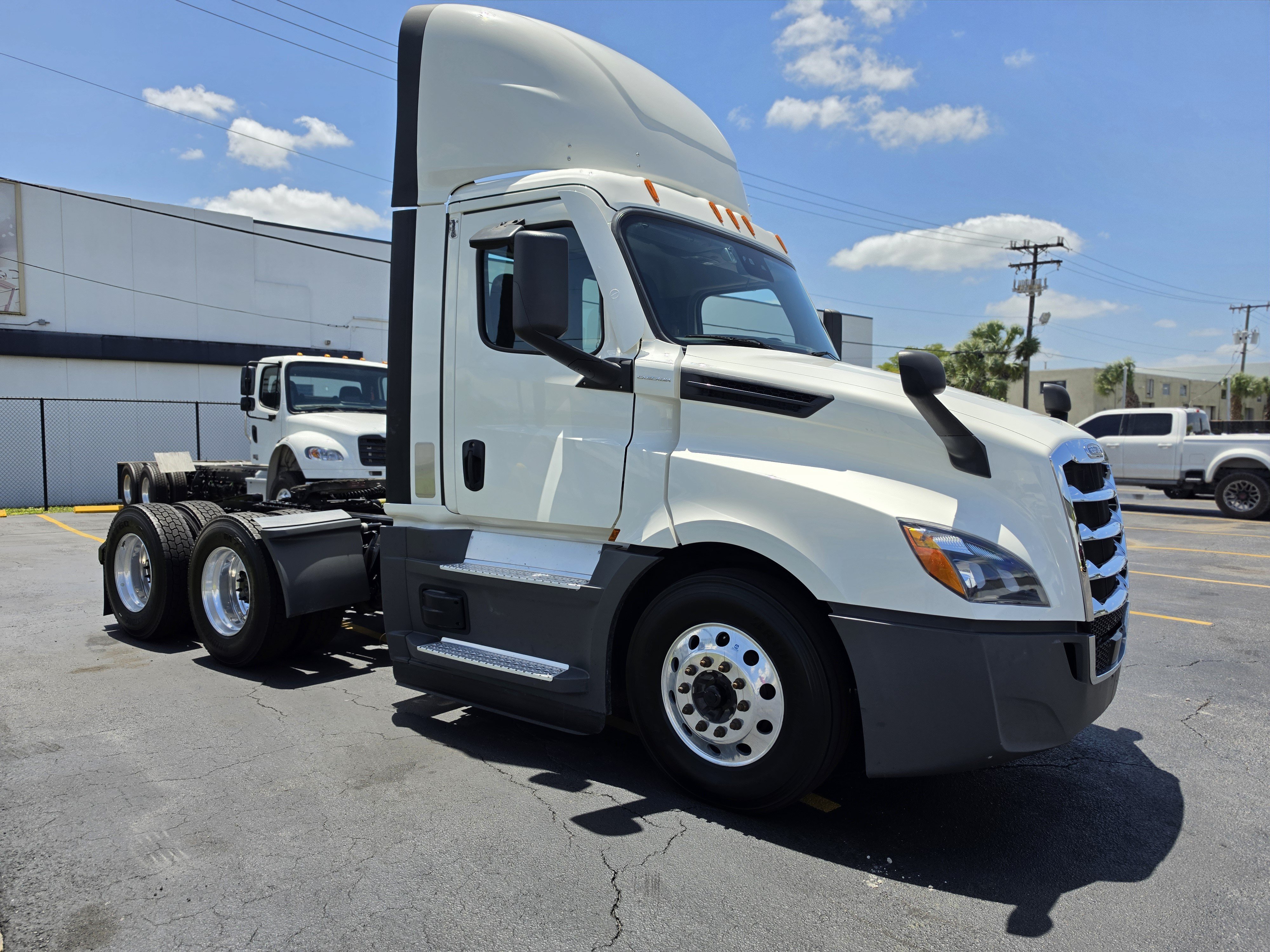 2021 FREIGHTLINER CASCADIA 126 in Hialeah, FL