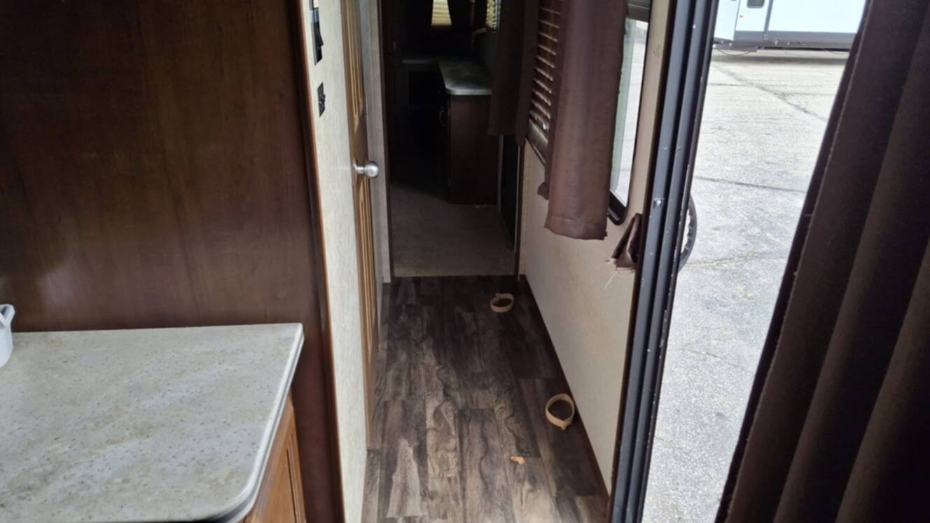 A photo of this 2017 Jayco JAY FLIGHT 40RLTS