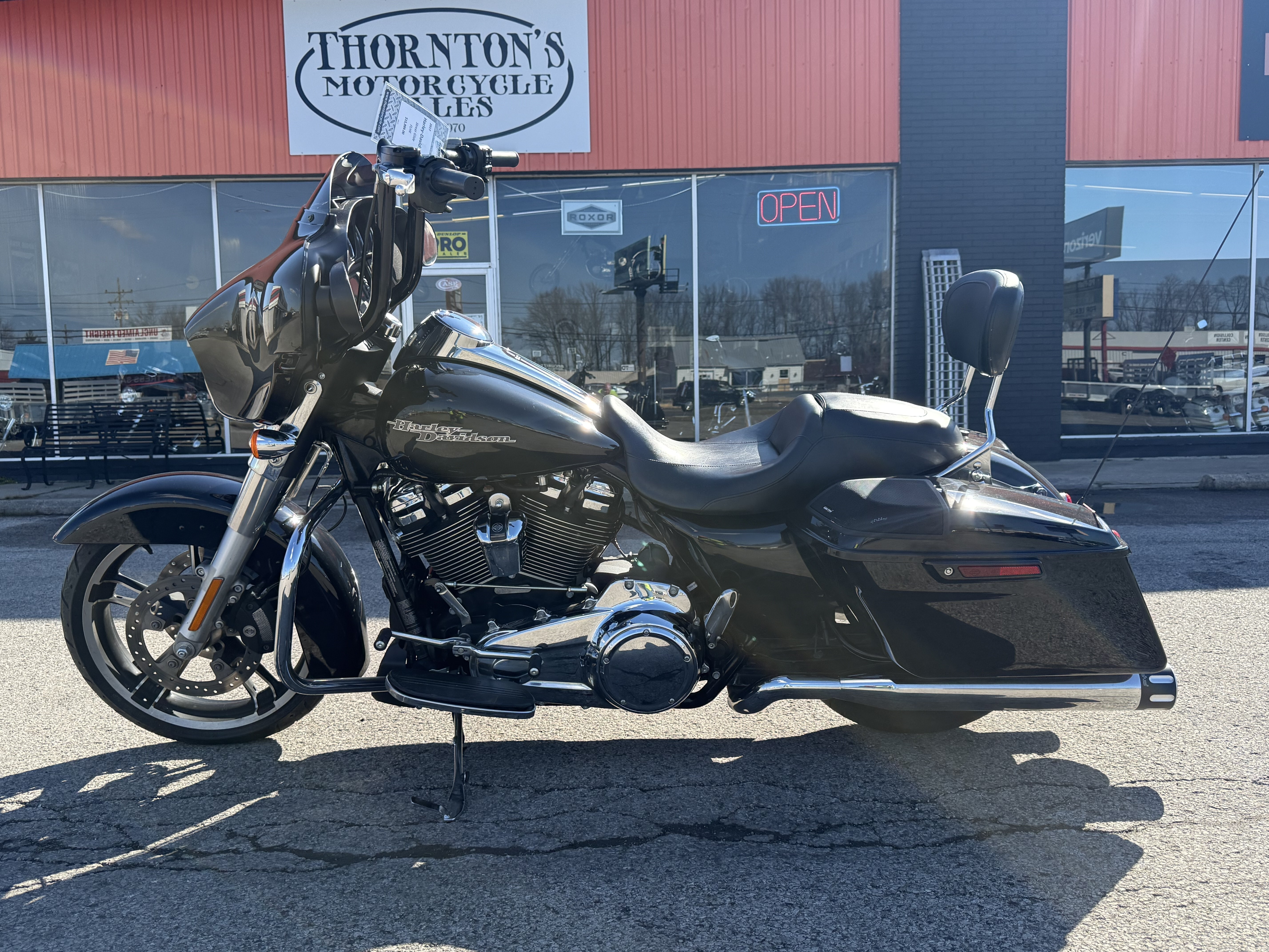 2017 Harley-Davidson Street Glide® in Madison, IN