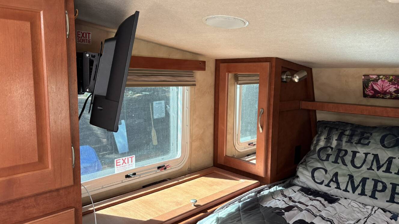 A photo of this 2014 Northwood Mfg ARCTIC FOX 990