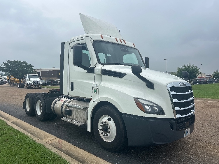 2022 FREIGHTLINER CASCADIA 126 in Jackson, MS