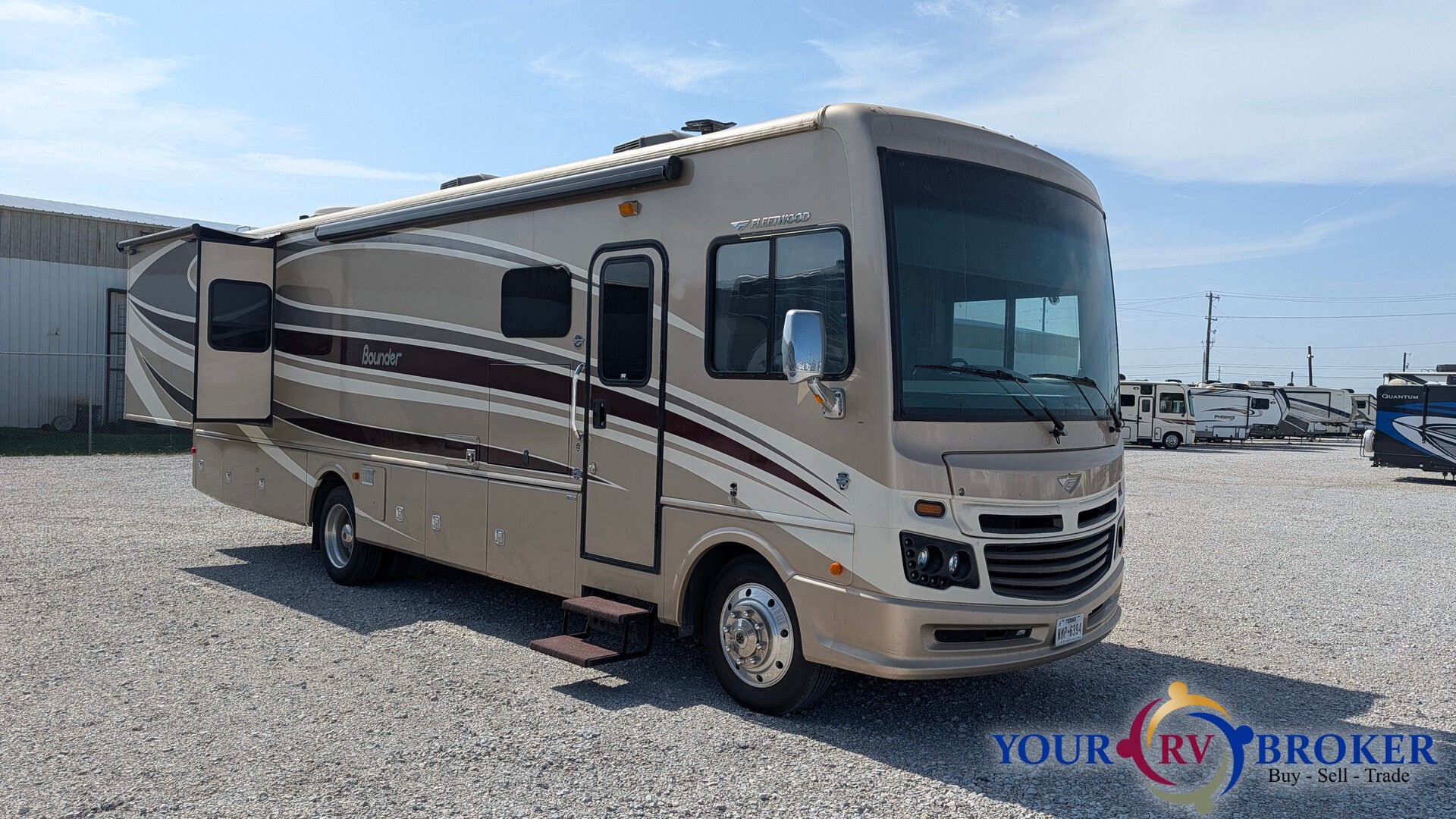 2016 Fleetwood BOUNDER 33C in justin TX