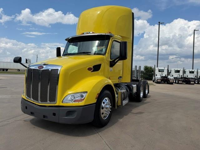 2021 PETERBILT 579 in Fort Worth, TX