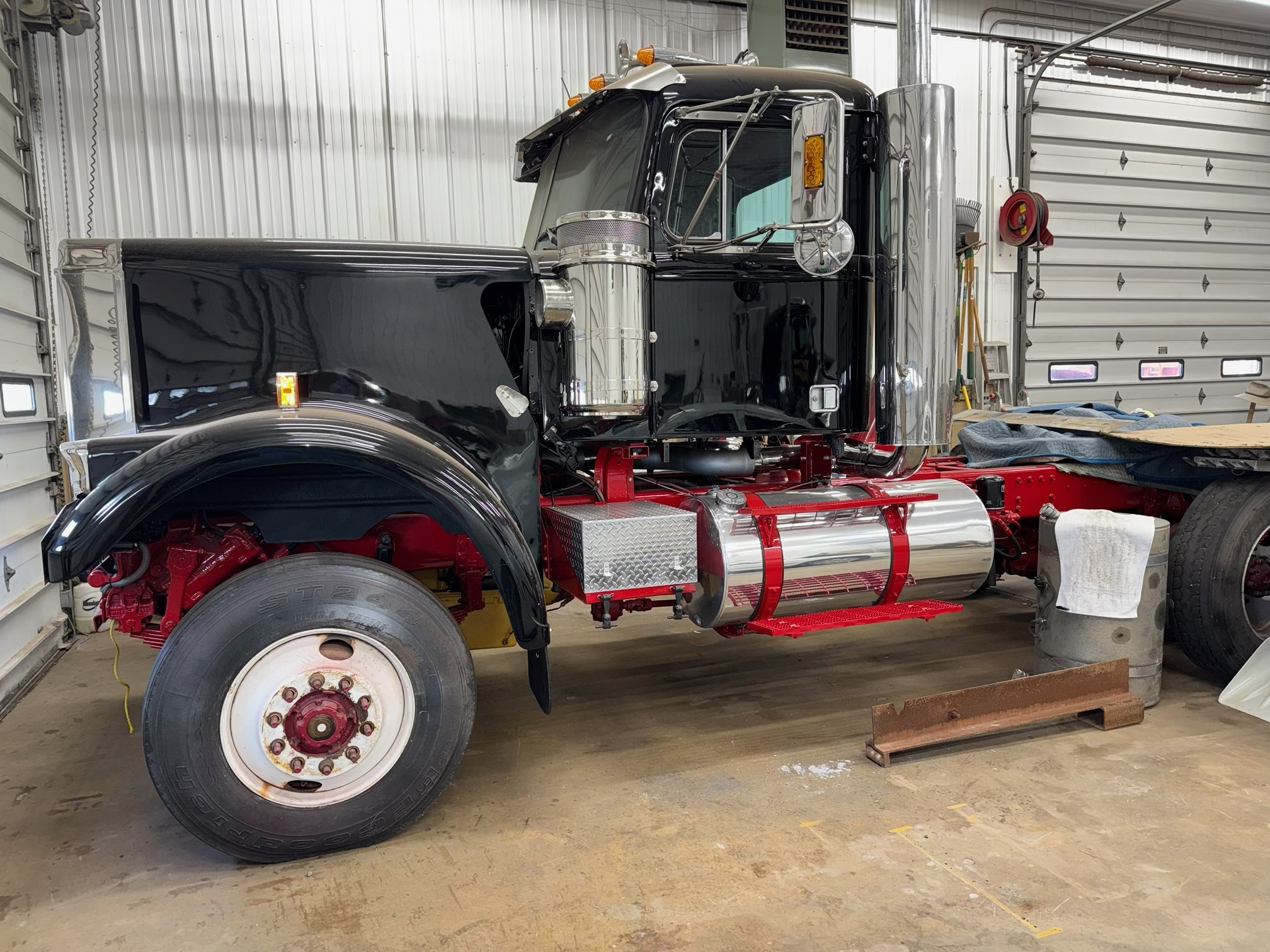 1997 AUTOCAR DK6 Tilt Nose in Prairieville, LA