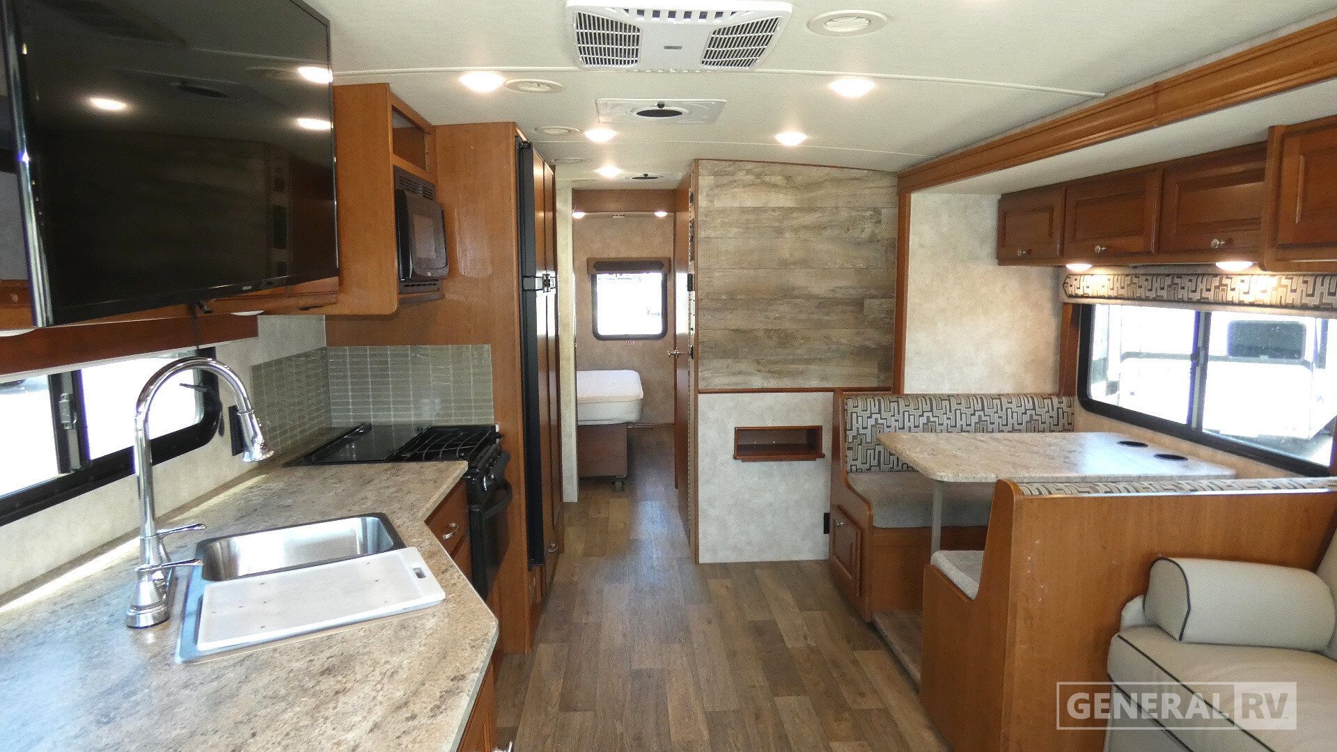 2019 Winnebago VISTA 32Y in wayland MI