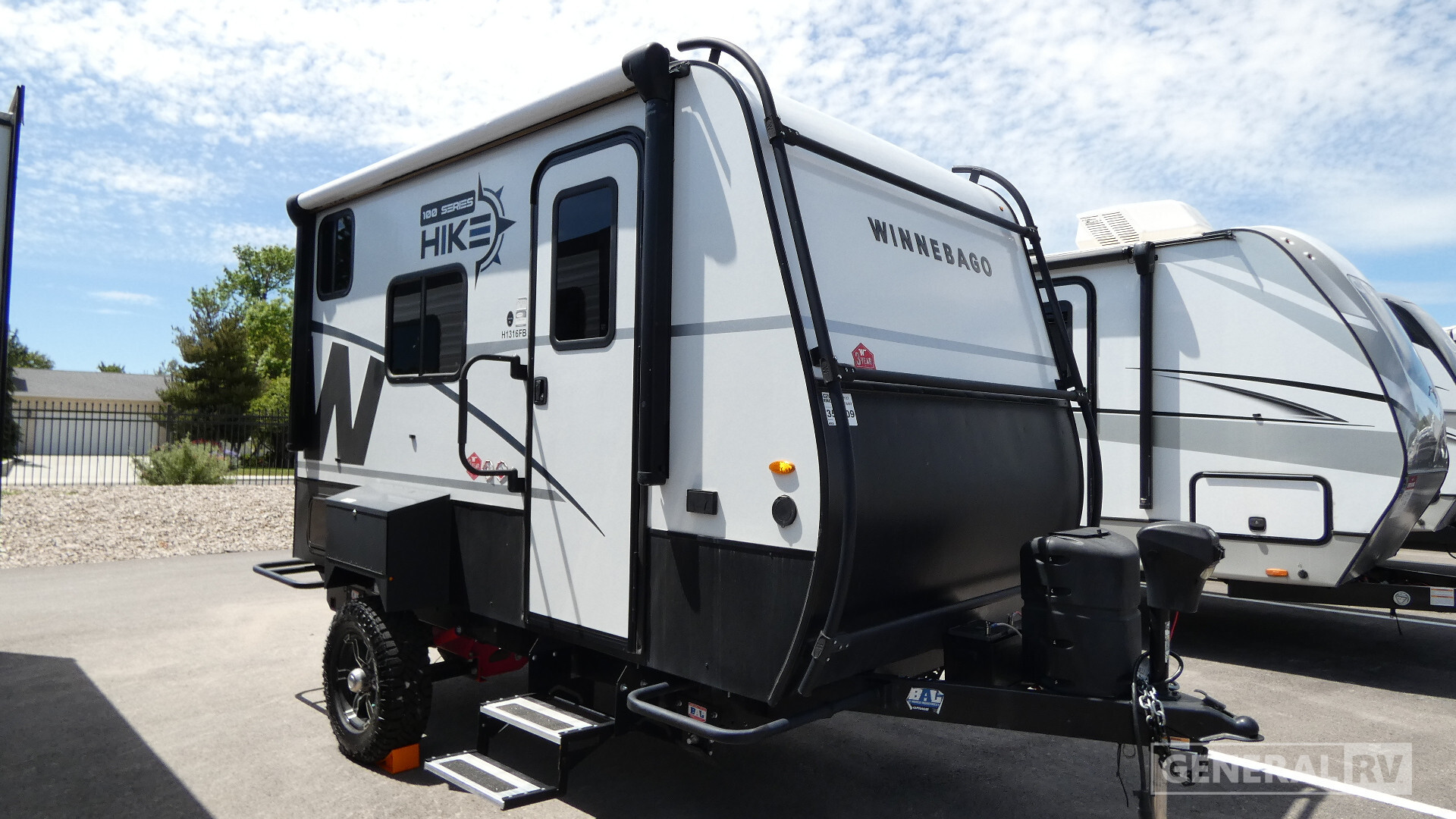2023 Winnebago Hike 100 H1316FB RV