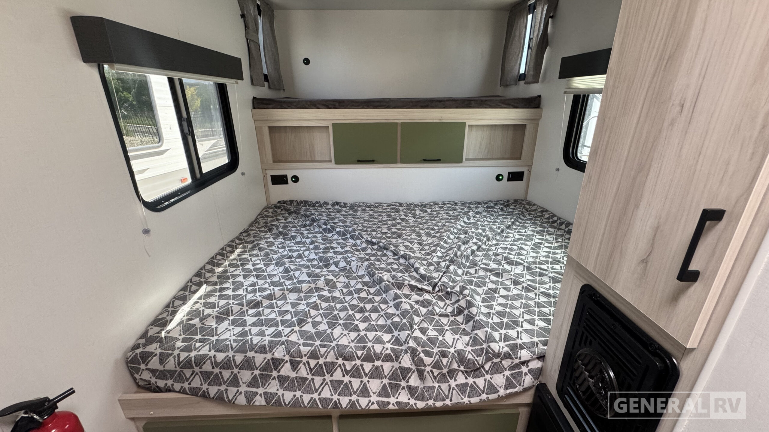 2023 Winnebago Hike 100 H1316FB in south weber UT