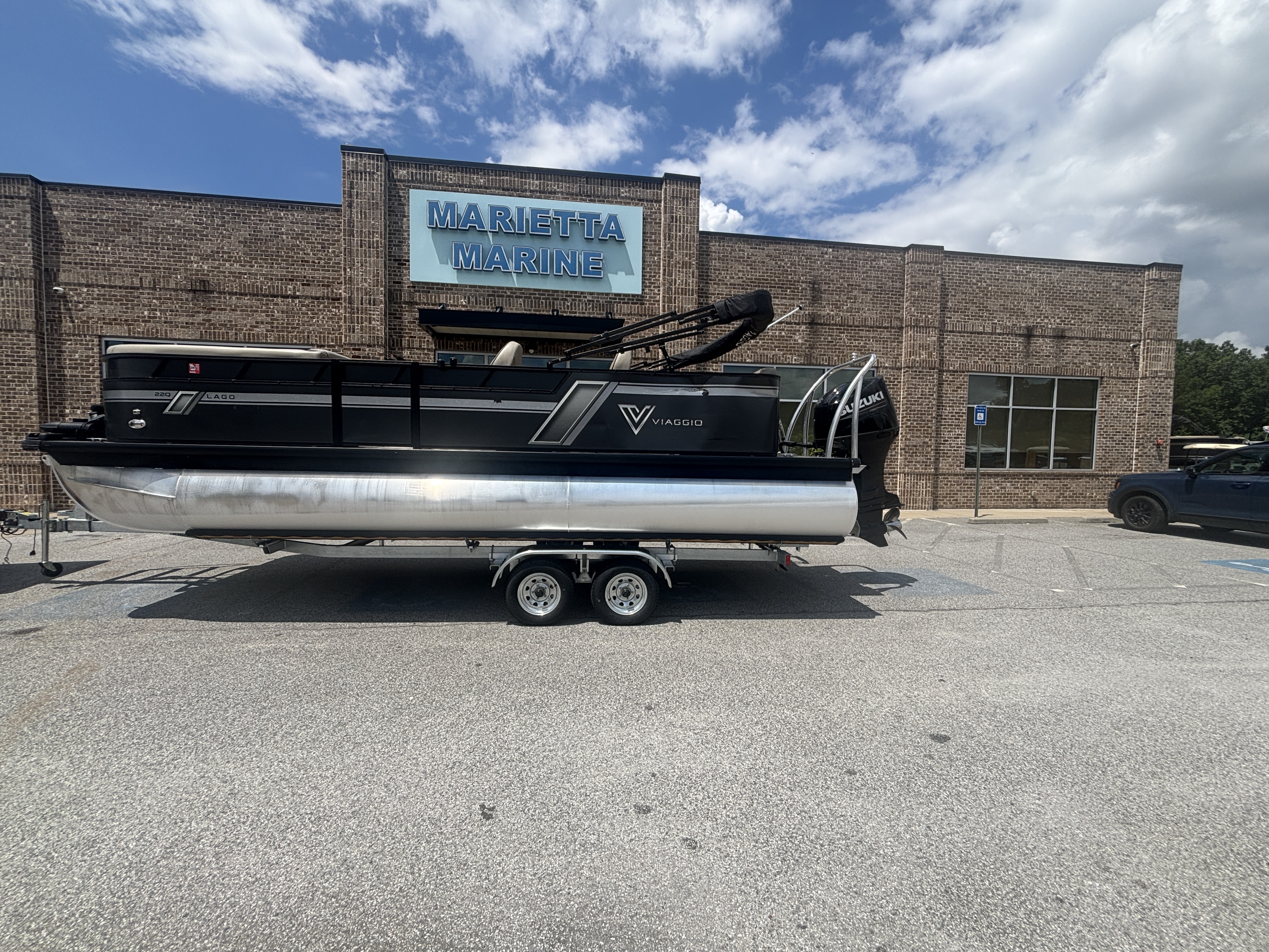 2022 Viaggio Lago 22Q TT w/Suzuki DF200 ATX4 - 4 - Stroke - 200HP En in acworth GA
