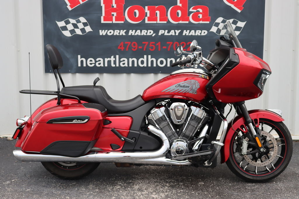 2020 Indian Motorcycle® Challenger Limited Ruby Metallic LIMITED in Springdale, AR