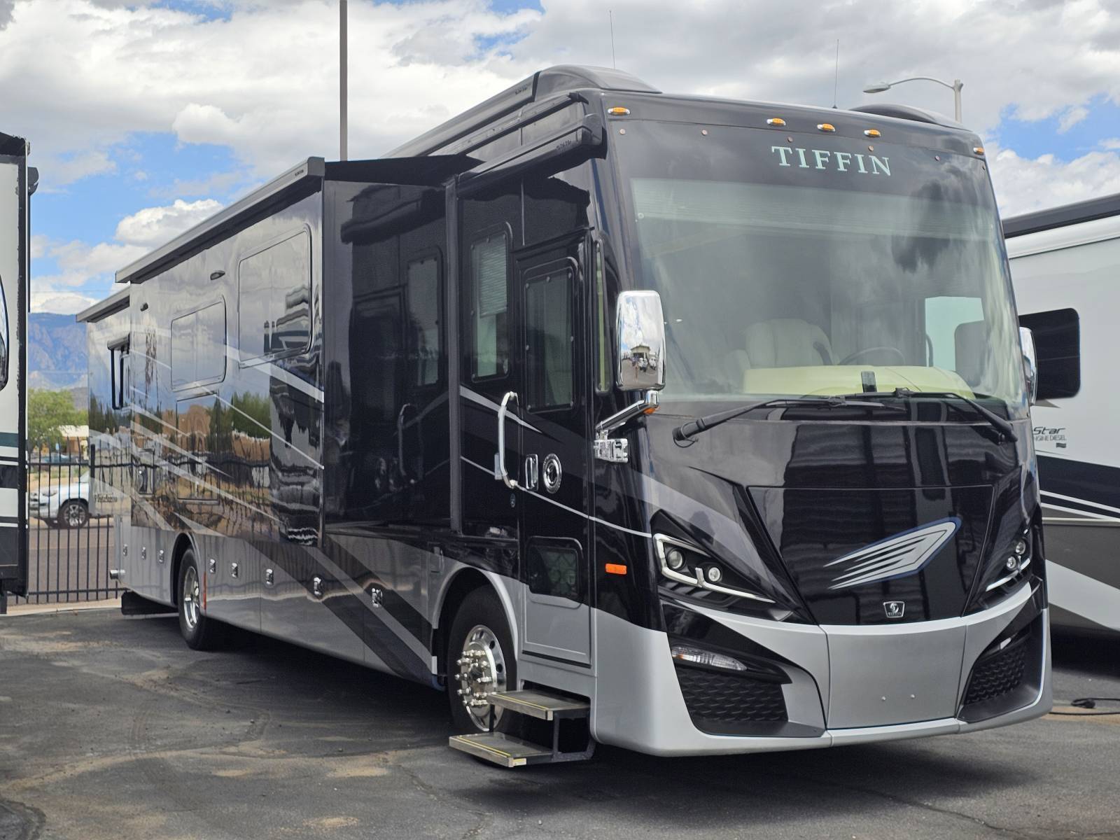 2021 Tiffin PHAETON 40IH in albuquerque NM