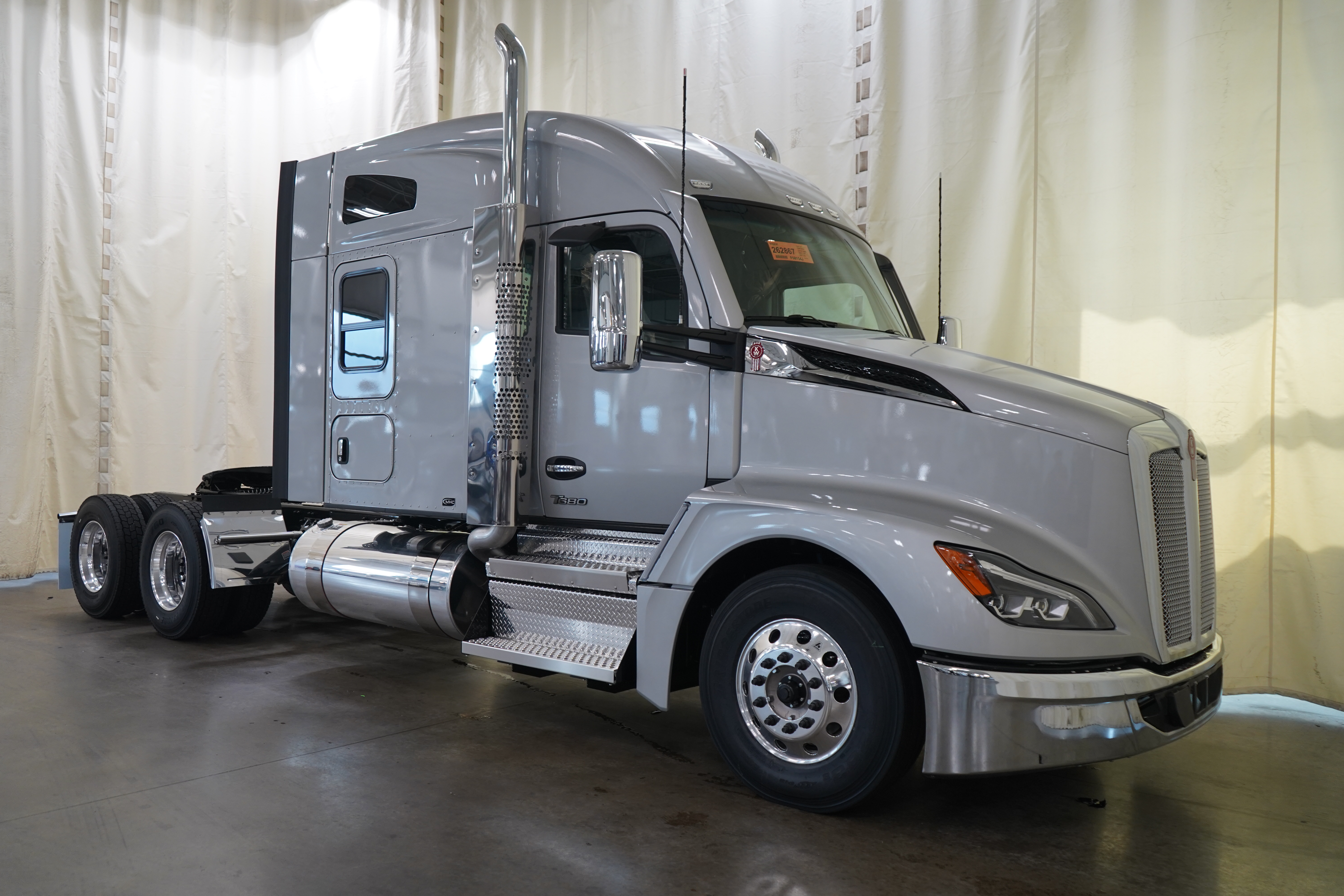 2027 KENWORTH T680 in Joplin, MO