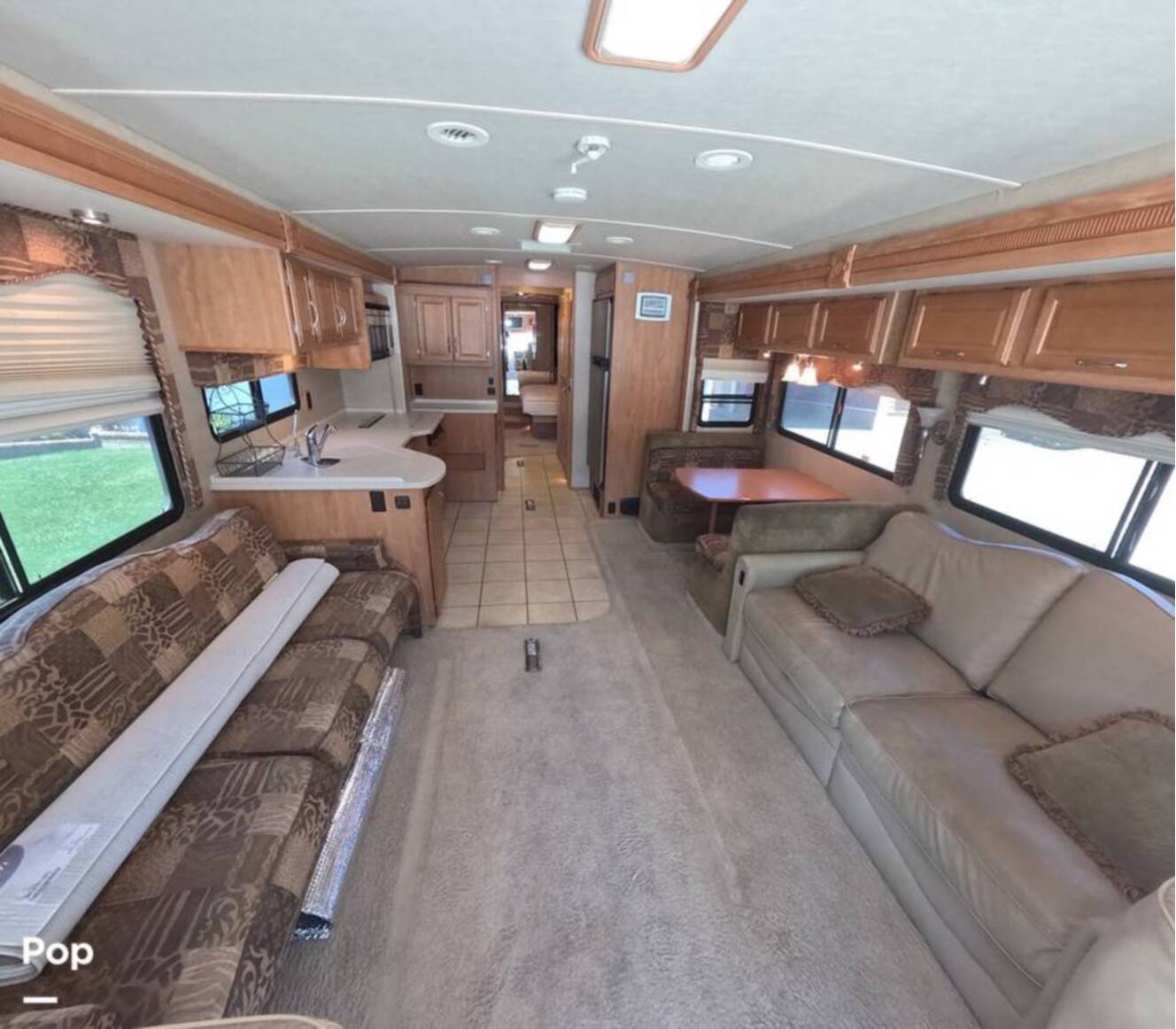 A photo of this 2006 Winnebago Tour 40KD