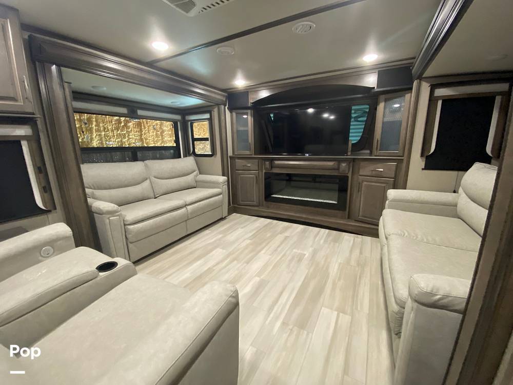 2021 Grand Design Solitude 380FL in walker LA
