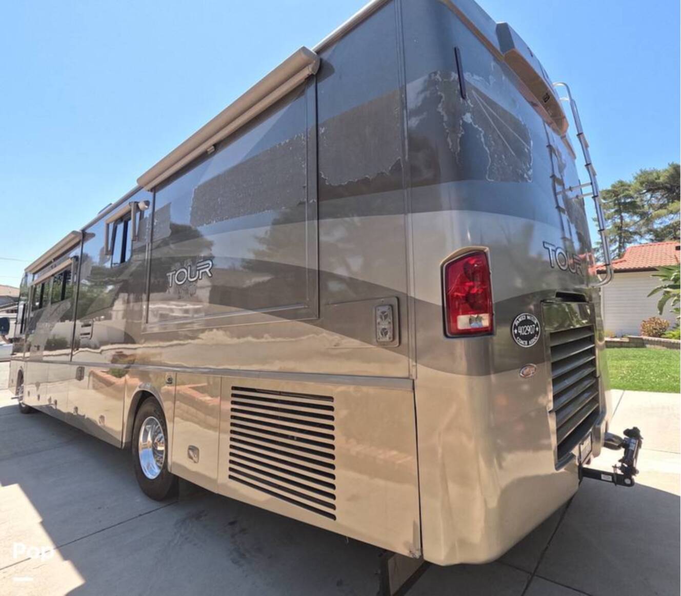 A photo of this 2006 Winnebago Tour 40KD