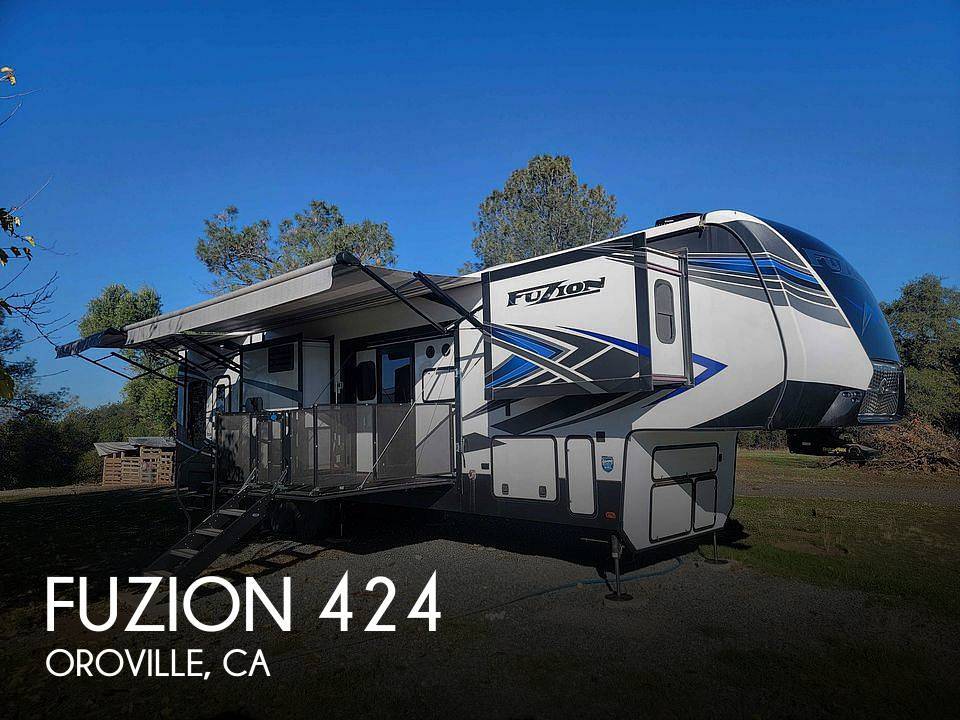 2021 Keystone Fuzion 424 Fifth Wheel Toy Hauler RV