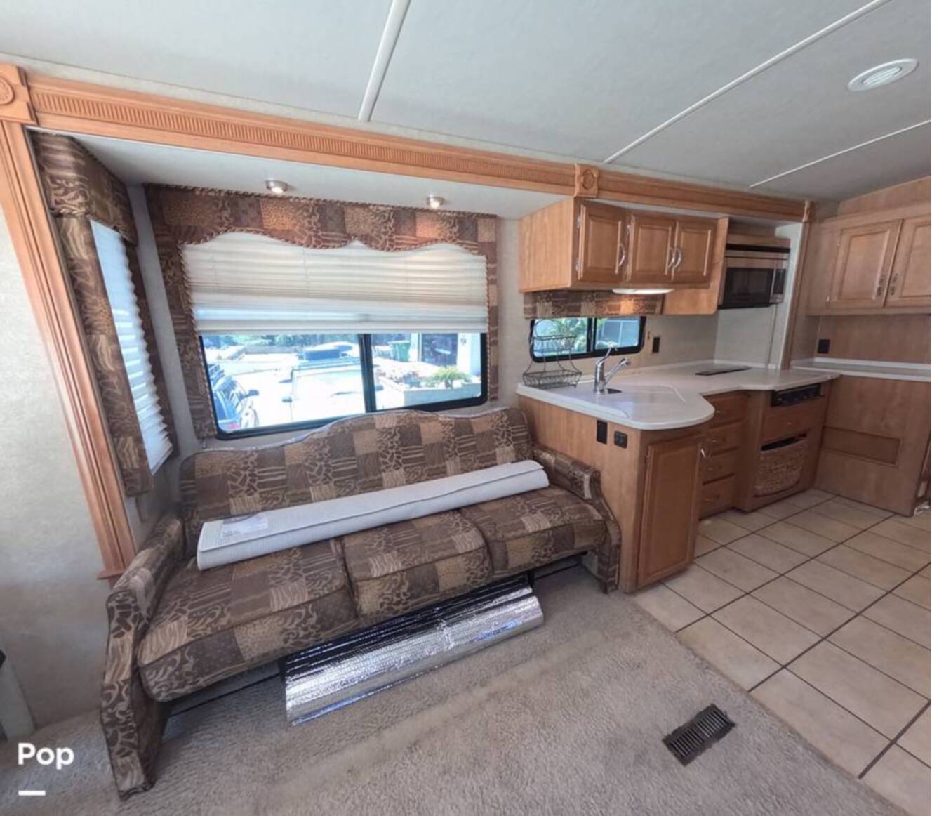 A photo of this 2006 Winnebago Tour 40KD