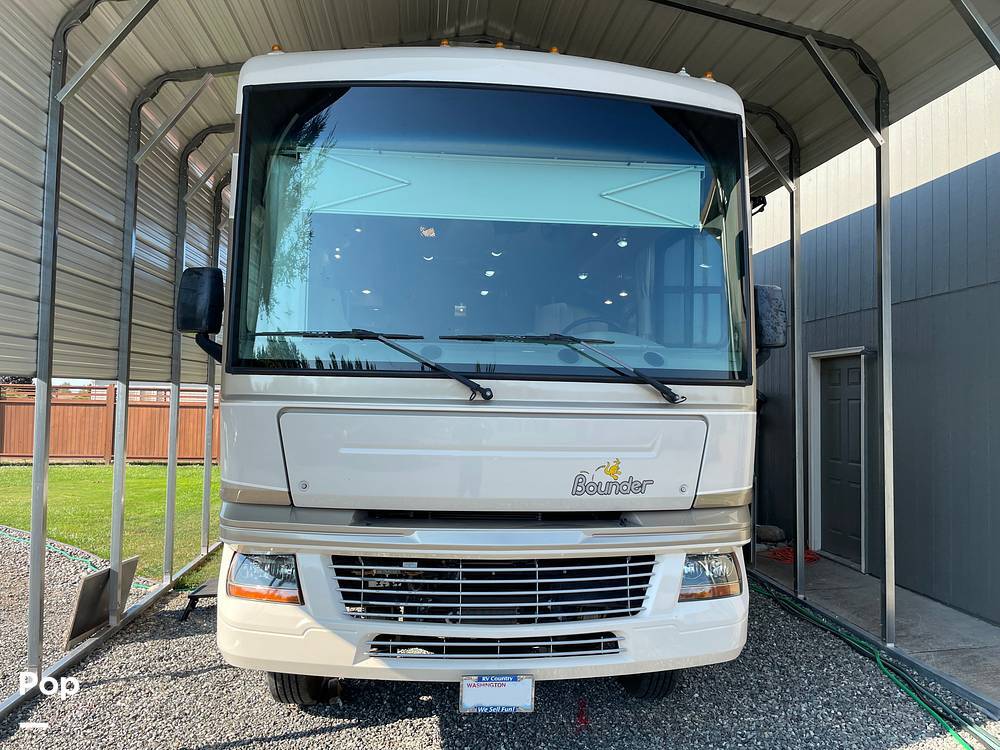 2009 Fleetwood Bounder 35E in sequim WA