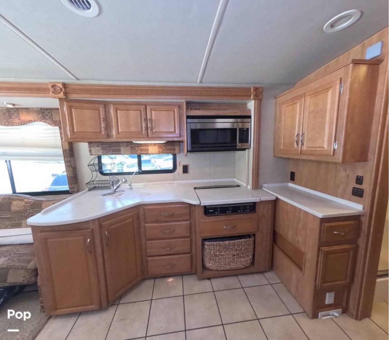A photo of this 2006 Winnebago Tour 40KD