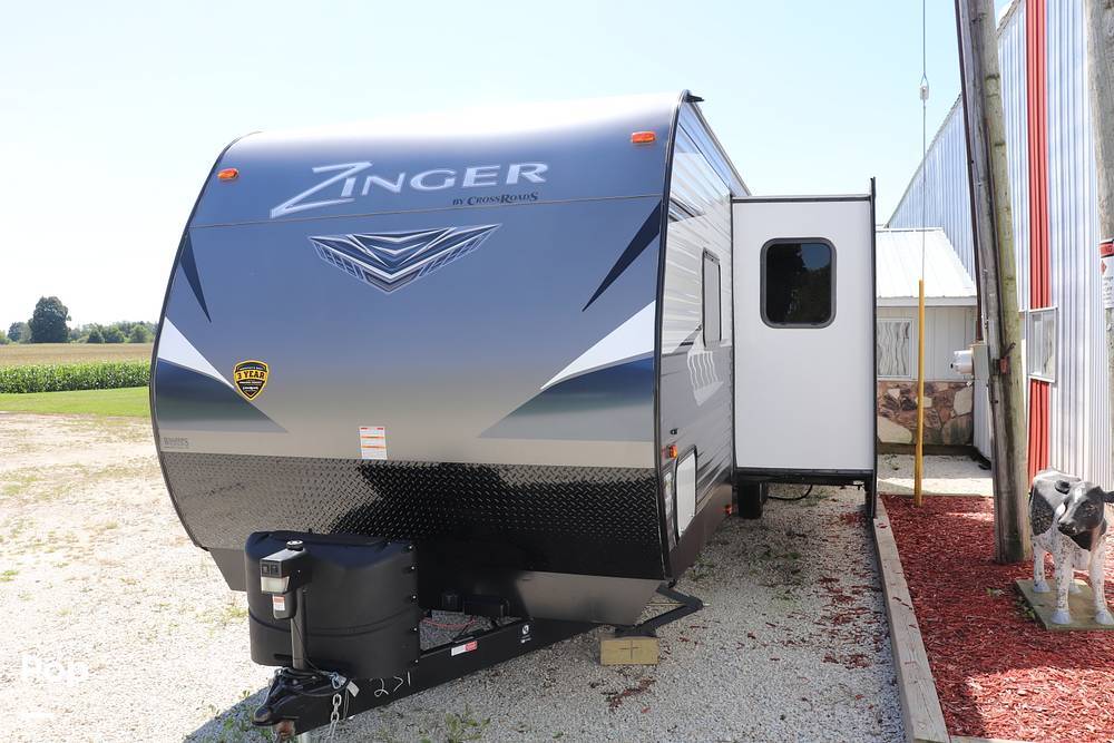 2019 Crossroads Zinger 328SB in kewaunee WI