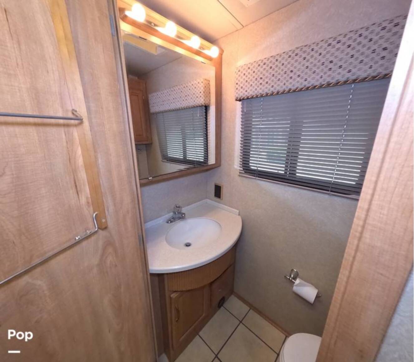 A photo of this 2006 Winnebago Tour 40KD