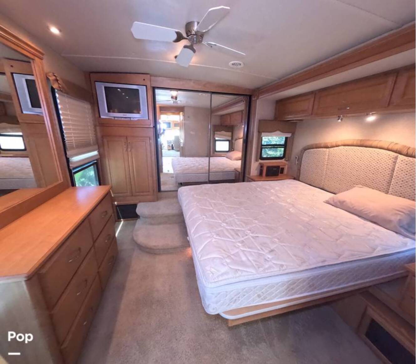 A photo of this 2006 Winnebago Tour 40KD