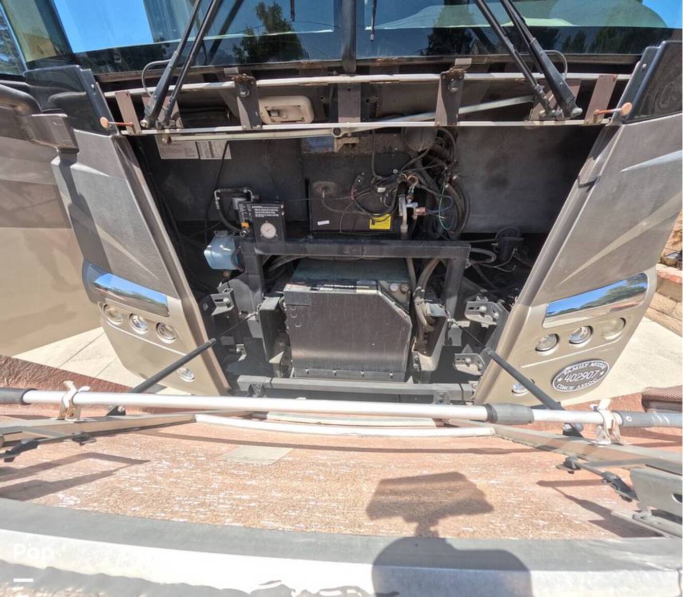 A photo of this 2006 Winnebago Tour 40KD
