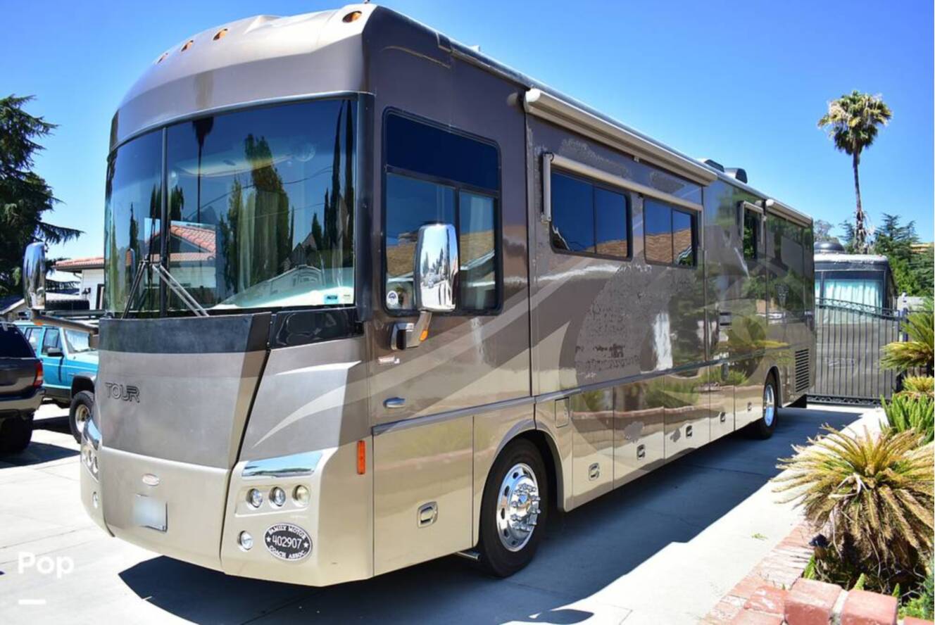 A photo of this 2006 Winnebago Tour 40KD