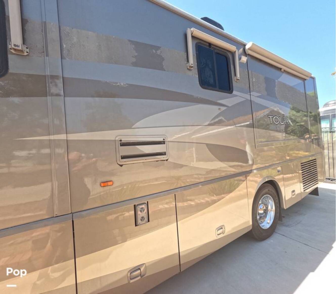 A photo of this 2006 Winnebago Tour 40KD
