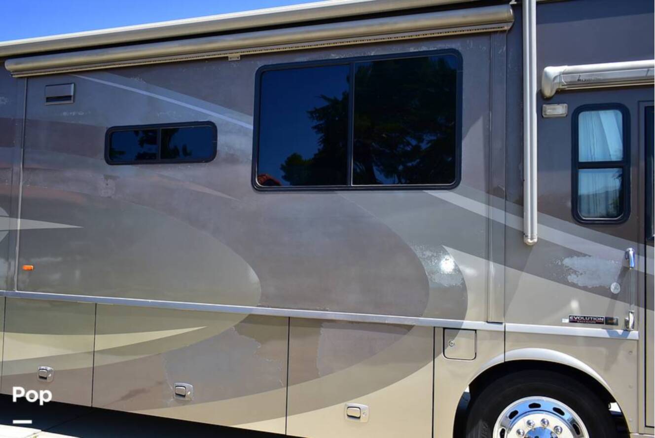 A photo of this 2006 Winnebago Tour 40KD