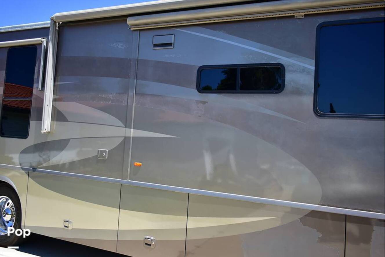 A photo of this 2006 Winnebago Tour 40KD