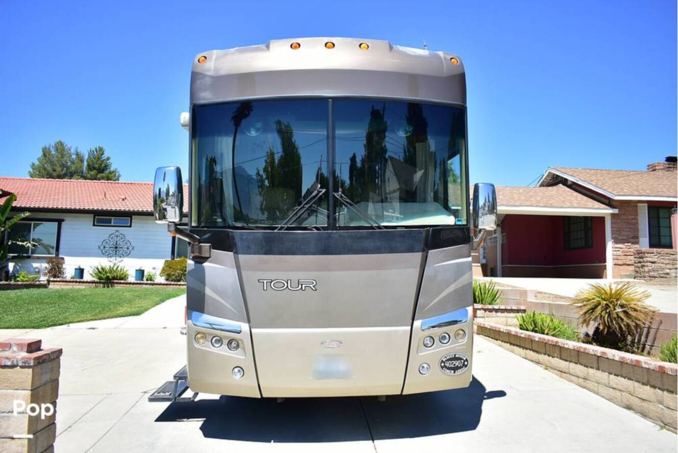 A photo of this 2006 Winnebago Tour 40KD
