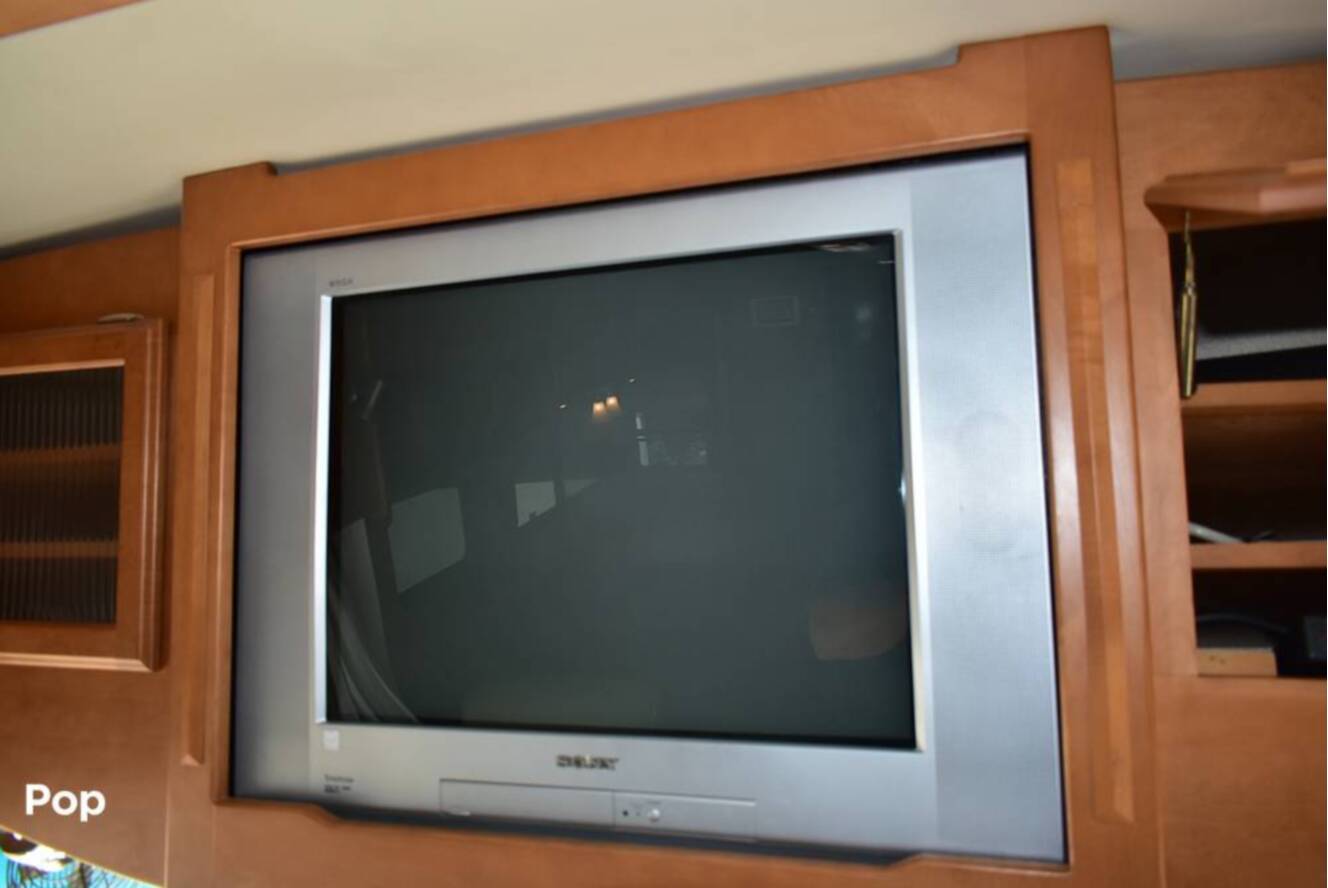 A photo of this 2006 Winnebago Tour 40KD