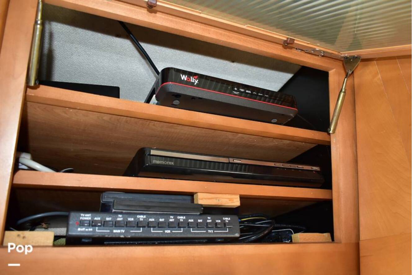 A photo of this 2006 Winnebago Tour 40KD