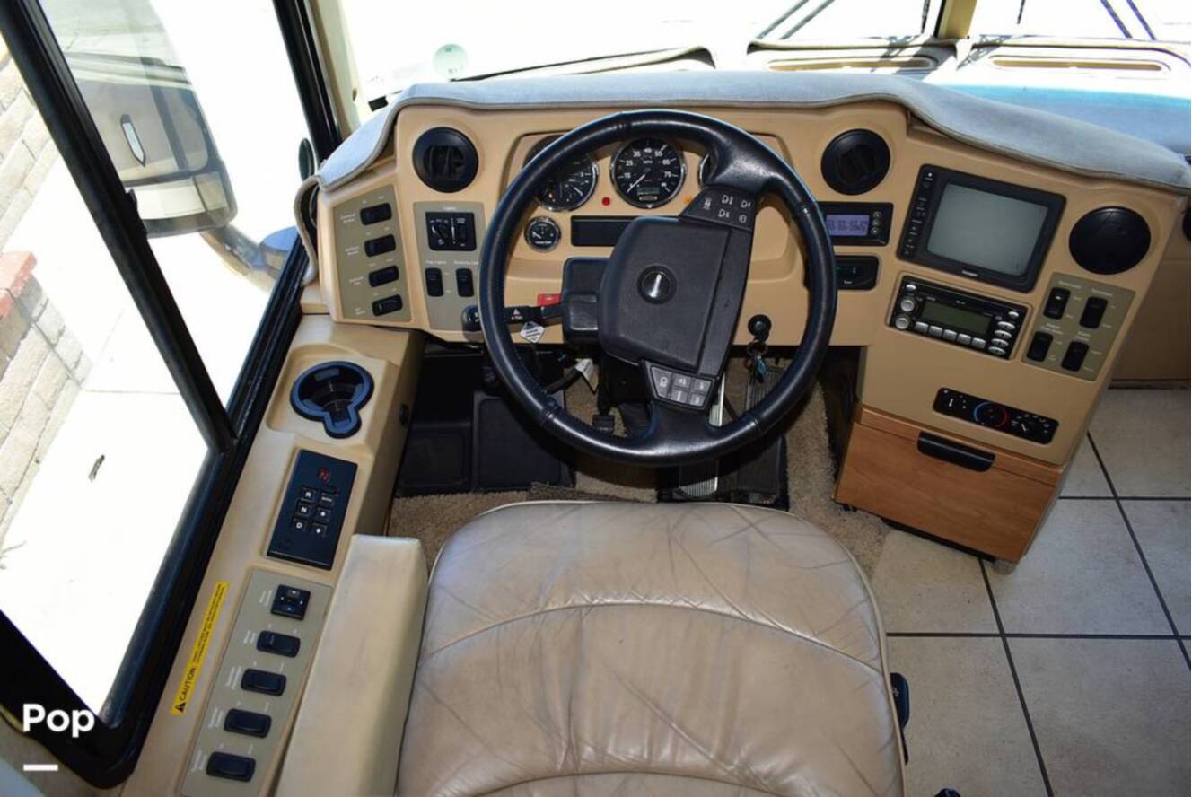 A photo of this 2006 Winnebago Tour 40KD
