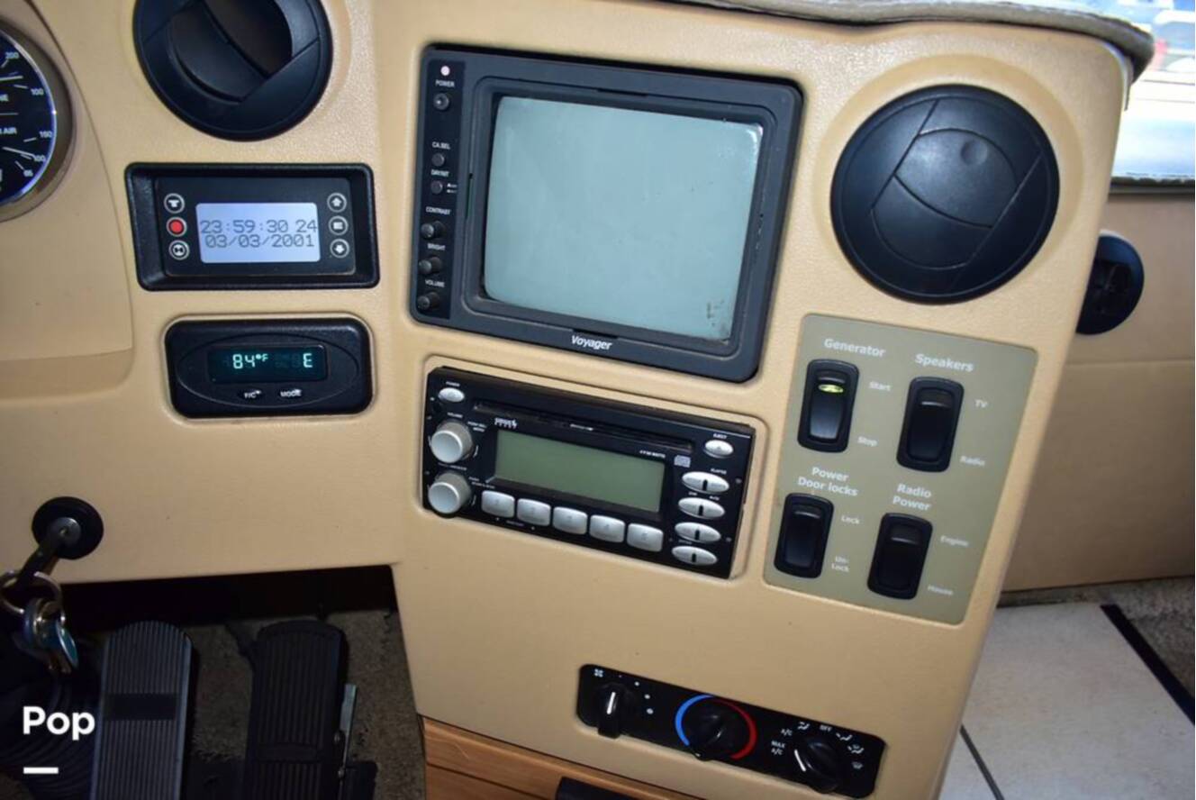 A photo of this 2006 Winnebago Tour 40KD
