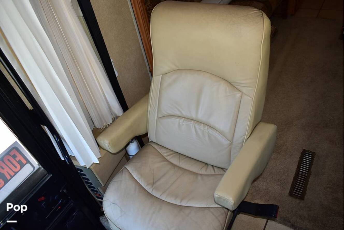 A photo of this 2006 Winnebago Tour 40KD