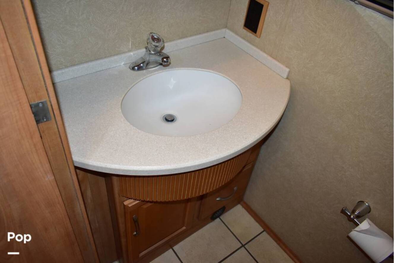 A photo of this 2006 Winnebago Tour 40KD