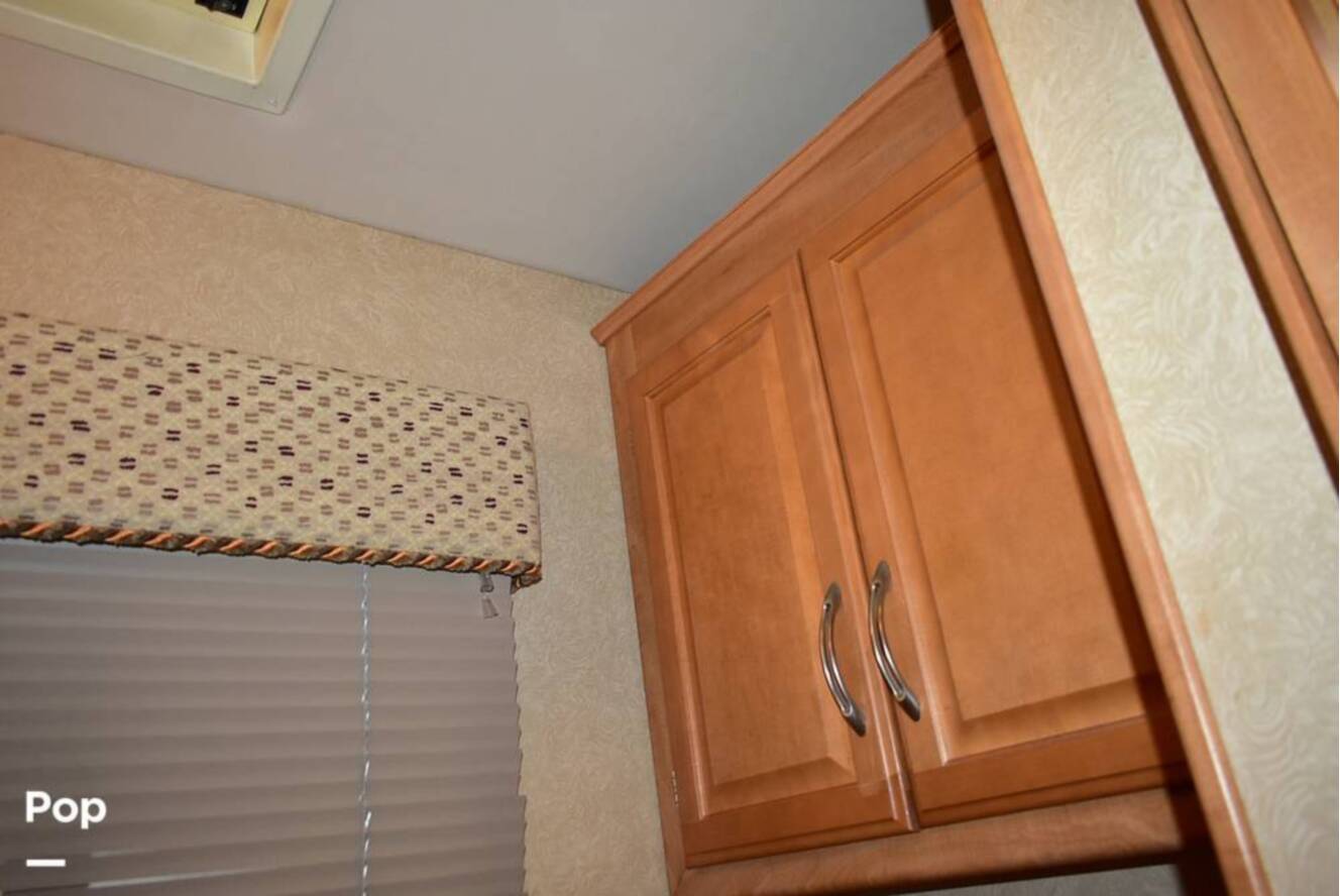 A photo of this 2006 Winnebago Tour 40KD