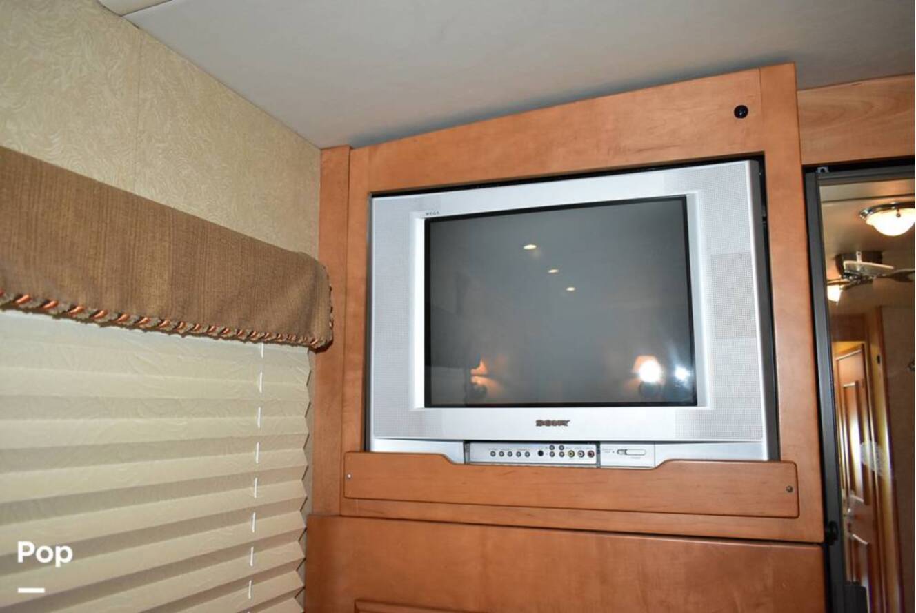 A photo of this 2006 Winnebago Tour 40KD