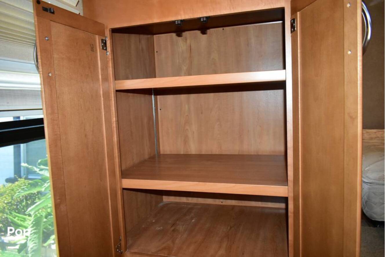 A photo of this 2006 Winnebago Tour 40KD