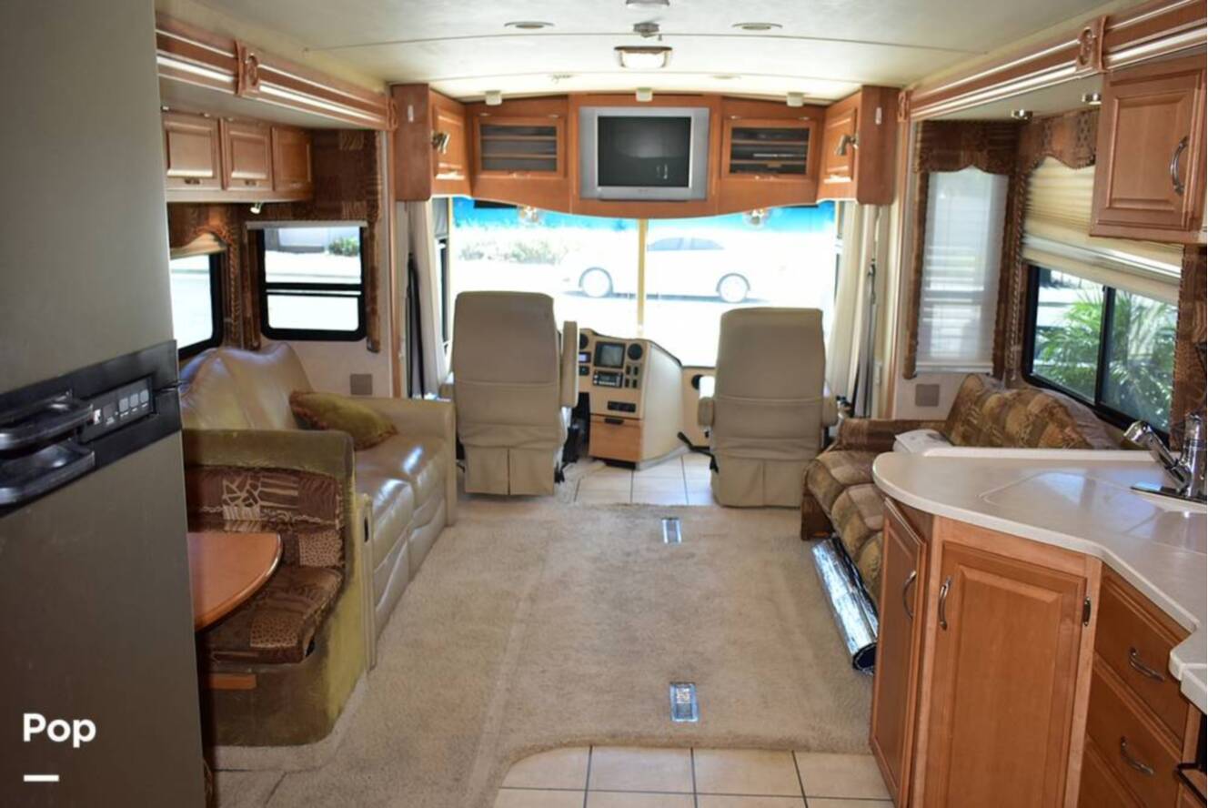 A photo of this 2006 Winnebago Tour 40KD