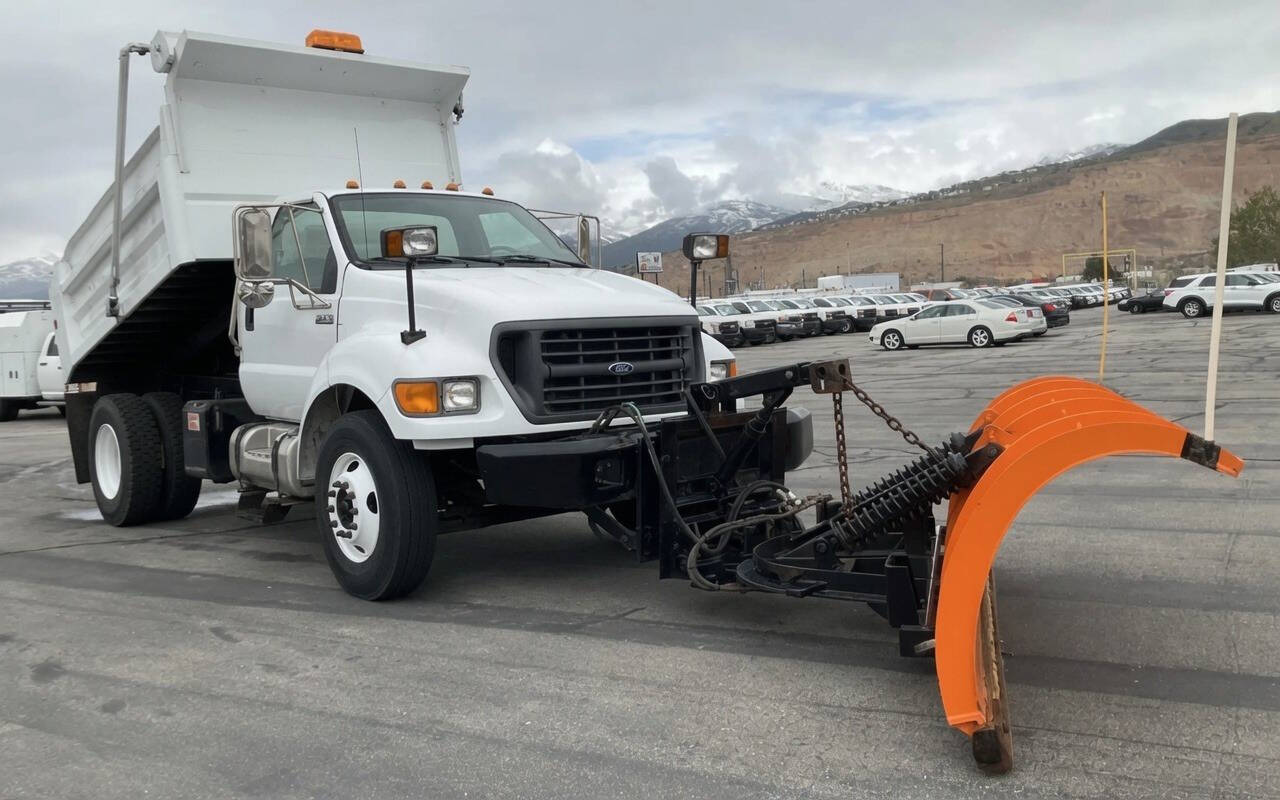 2001 FORD F750 in Hayden, ID