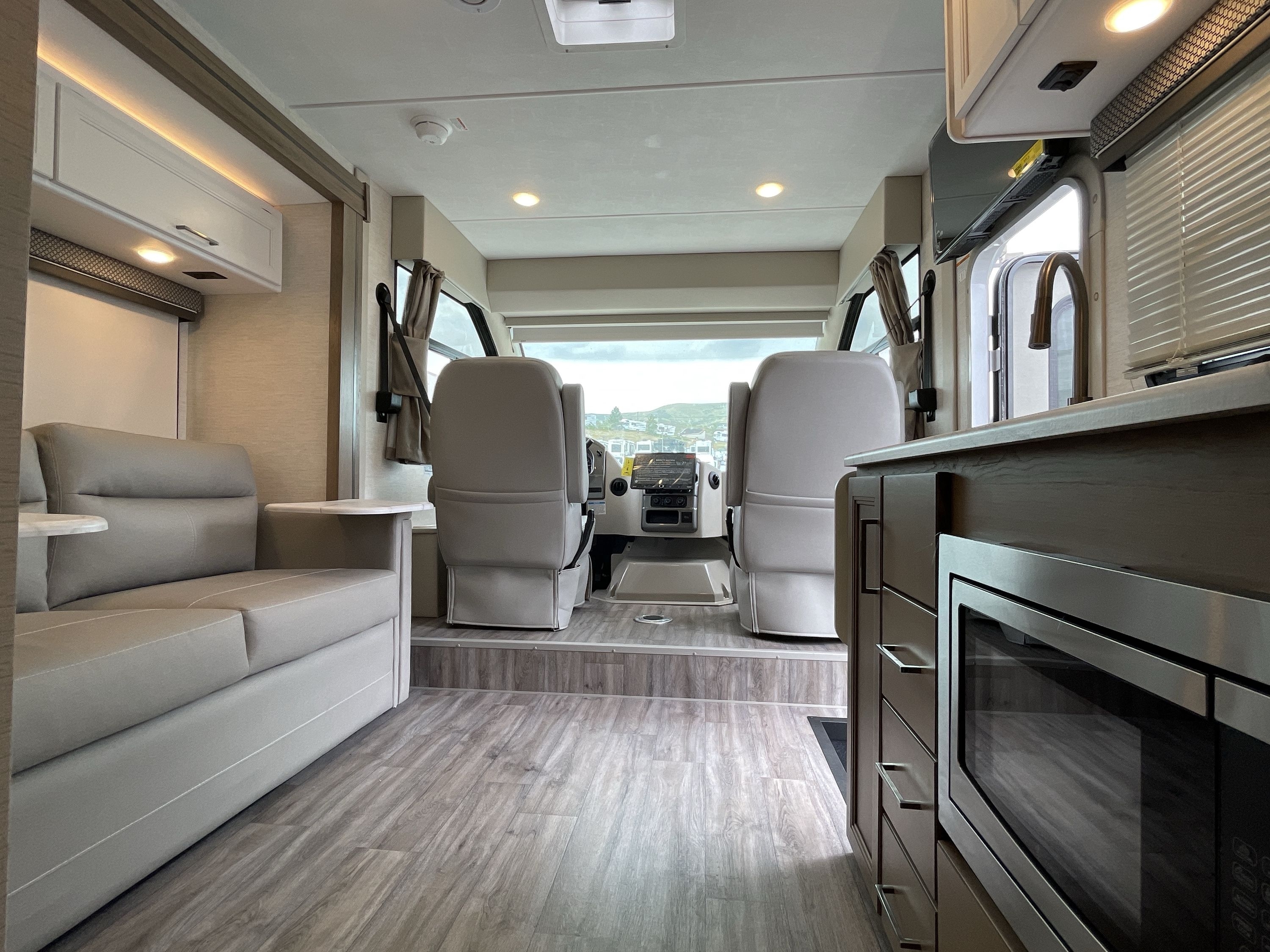 2026 Thor FREEDOM TRAVELER A24 in golden CO