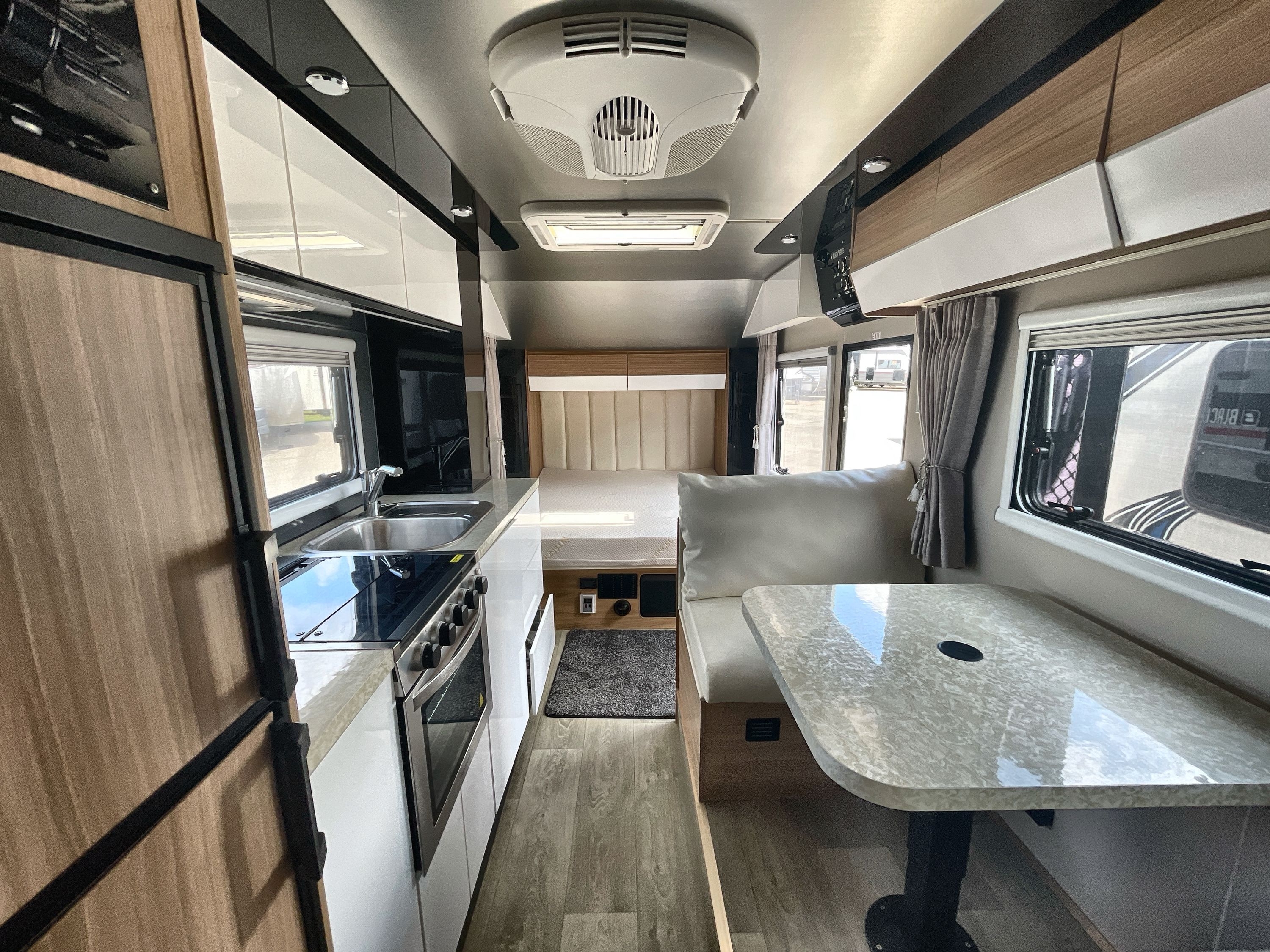 2022 Black Series BLACK SERIES CAMPER HQ19 in wauconda IL