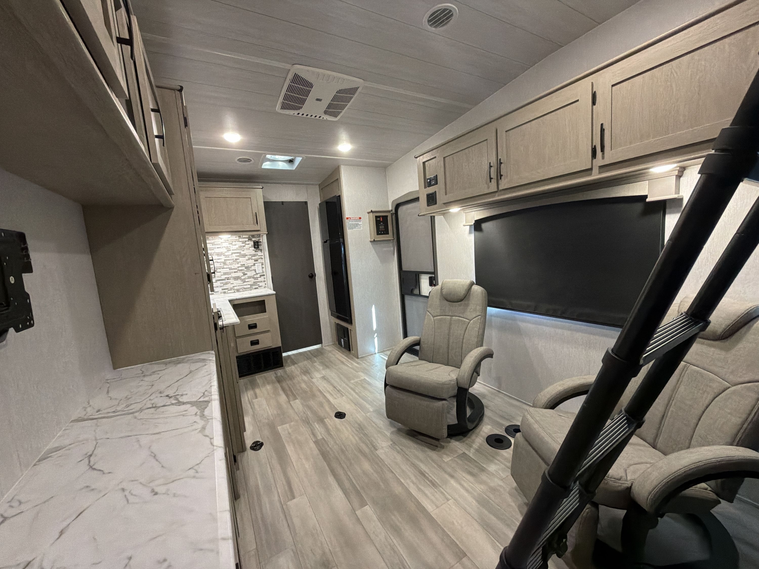 2024 Forest River SHOCKWAVE 2450RLX in menifee CA