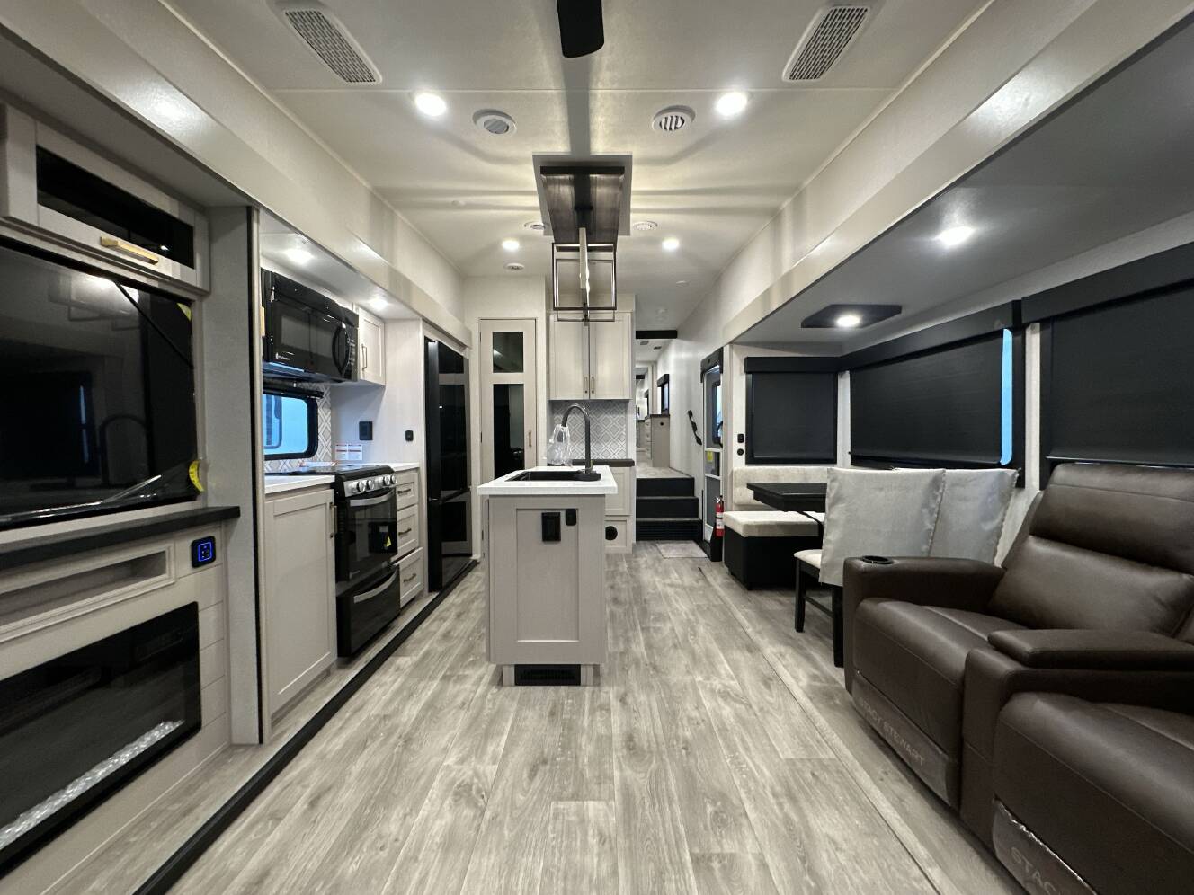 A photo of this 2026 Heartland SUNDANCE 32RLBS