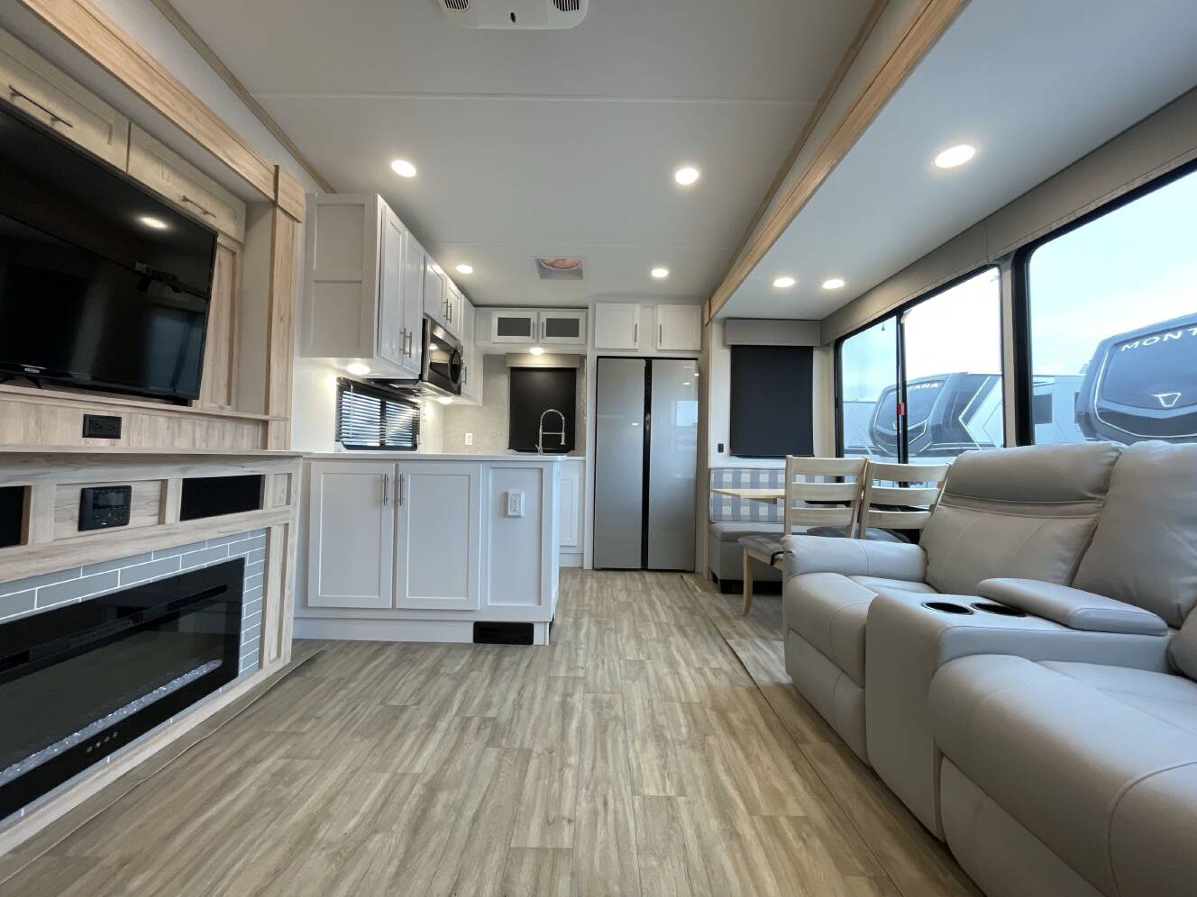 A photo of this 2023 Alliance AVENUE 33RKS