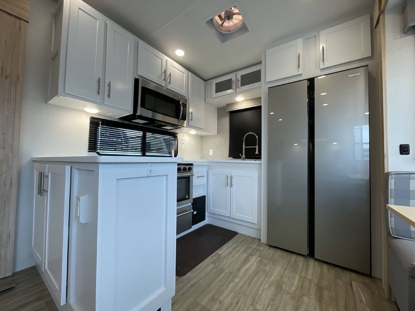 A photo of this 2023 Alliance AVENUE 33RKS